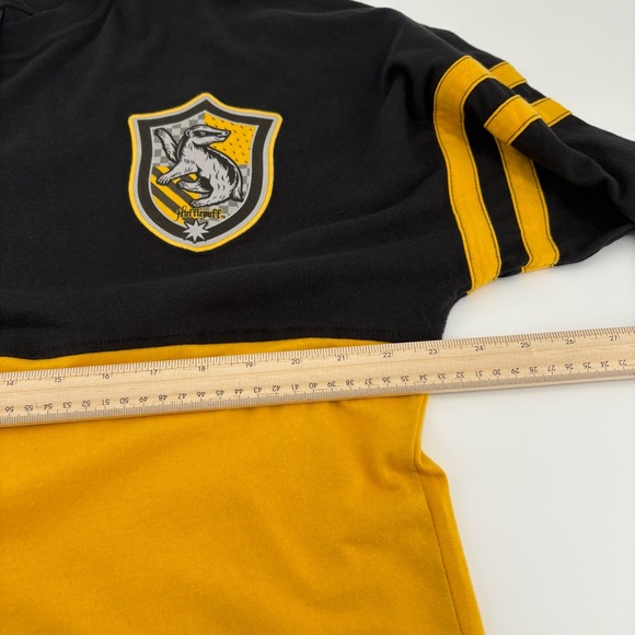 Wizarding World Of Harry Potter Hufflepuff Gold & Black Jersey Long Sleeve - Picture 7 of 9